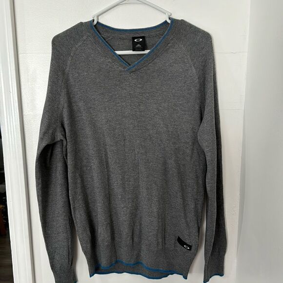 OAKLEY SWEATER SIZE LARGE - Picture 1 of 8